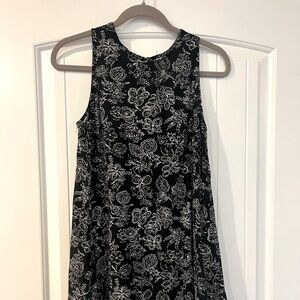 Old Navy Black and White swing dress